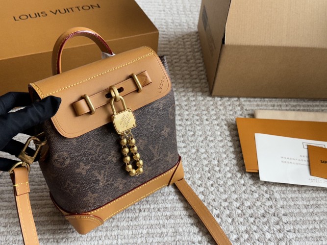 Louis Vuitton Steamer 15: Colorado Grained Leather, Compact & Stylish 1 Louis Vuitton Steamer 15: Colorado Grained Leather, Compact & Stylish