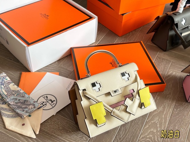 Hermes Kellydoll Bag, Cute Ghost Face, 18*15cm - Princess Essential 1 Hermes Kellydoll Bag, Cute Ghost Face, 18*15cm - Princess Essential