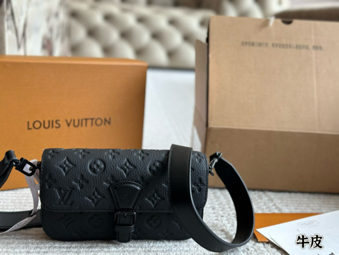 Louis Vuitton Black Leather Monsuri Crossbody Bag for Men - Stylish & Functional 1 Louis Vuitton Black Leather Monsuri Crossbody Bag for Men - Stylish & Functional