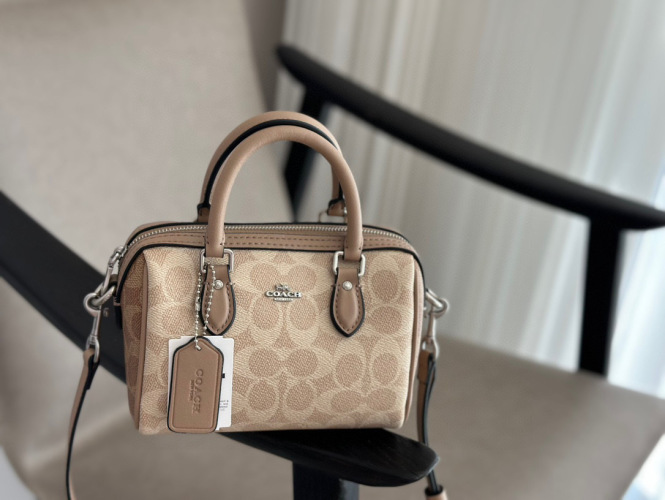 Coach Mini Boston Pillow Bag 18*12cm, 23ss New Collection 1 Coach Mini Boston Pillow Bag 18*12cm, 23ss New Collection