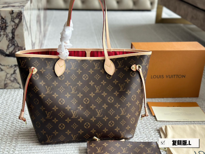Louis Vuitton Neverfull MM Tote Bag Monogram Canvas with Pouch 1 Louis Vuitton Neverfull MM Tote Bag Monogram Canvas with Pouch