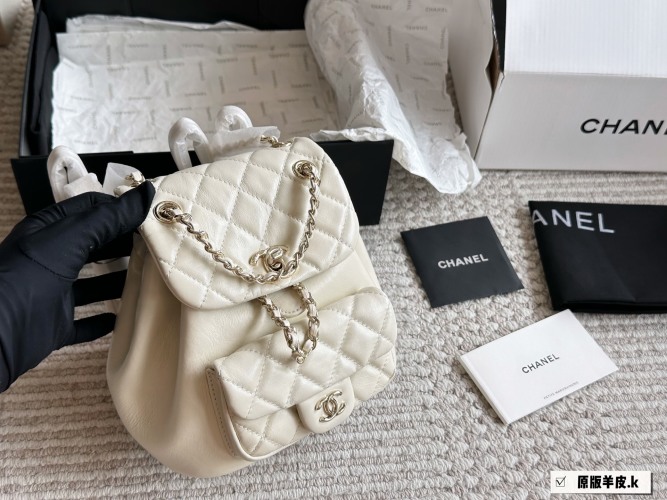 Chanel 22A Snow White Duma Backpack, Creamy White Lambskin, 17x20cm 1 Chanel 22A Snow White Duma Backpack, Creamy White Lambskin, 17x20cm
