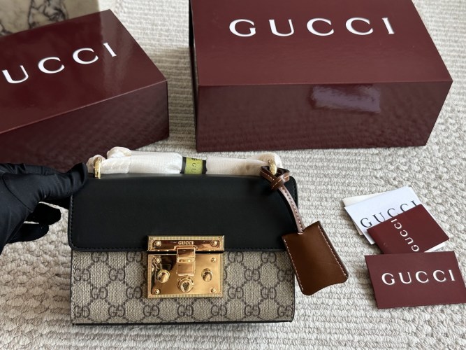 Gucci Padlock GG Supreme Mini Bag, 20cm, Designer Handbag 1 Gucci Padlock GG Supreme Mini Bag, 20cm, Designer Handbag