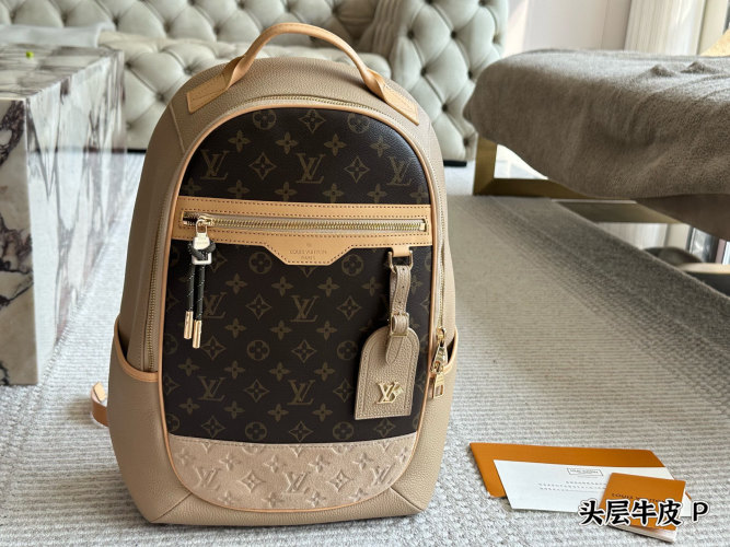 Louis Vuitton Backpack for Women, 32*43cm, Cowhide Leather - Stylish and Functional 1 Louis Vuitton Backpack for Women, 32*43cm, Cowhide Leather - Stylish and Functional