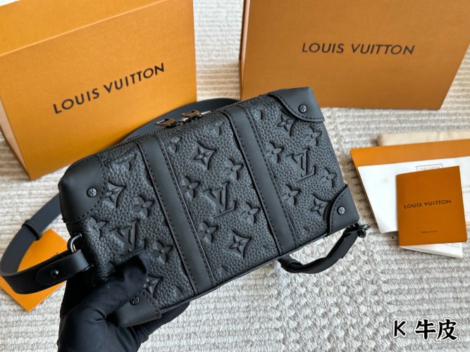 Louis Vuitton Trunk Messenger Bag, Black Leather, Adjustable Strap, 23x13cm 1 Louis Vuitton Trunk Messenger Bag, Black Leather, Adjustable Strap, 23x13cm