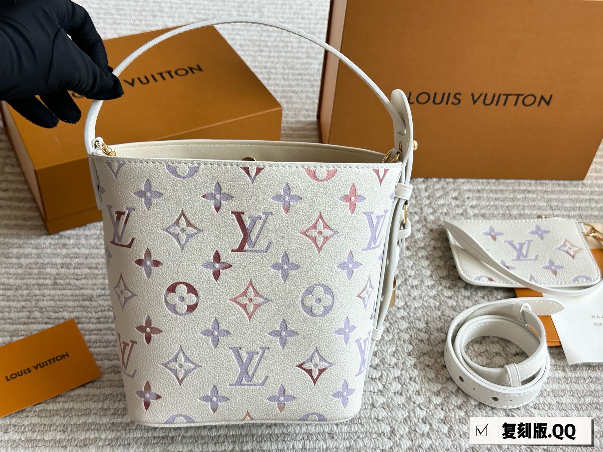 Louis Vuitton All In BB Bucket Bag -  Summer New Color, Size 18*16cm