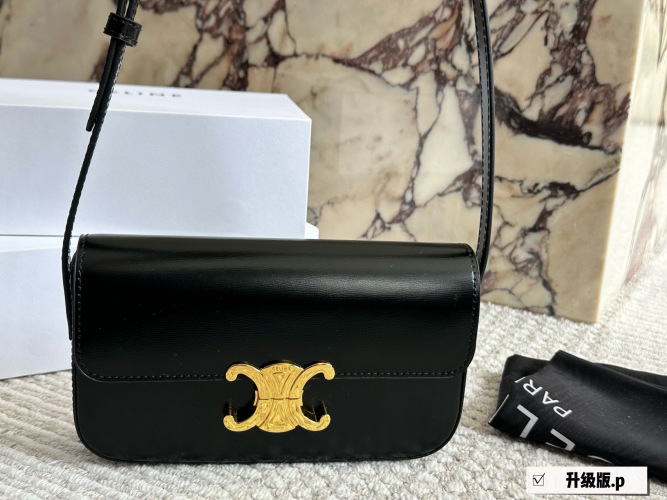 Celine Triomphe Shoulder Bag in Smooth Calfskin Black, 20 x 11 cm 1 Celine Triomphe Shoulder Bag in Smooth Calfskin Black, 20 x 11 cm