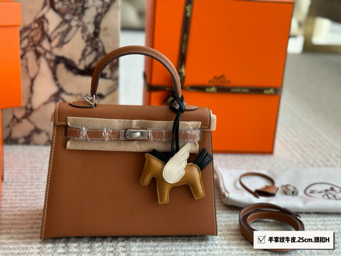 Hermes Kelly 25 Handbag in Hand-Grained Calfskin with Pegasus Charm 1 Hermes Kelly 25 Handbag in Hand-Grained Calfskin with Pegasus Charm