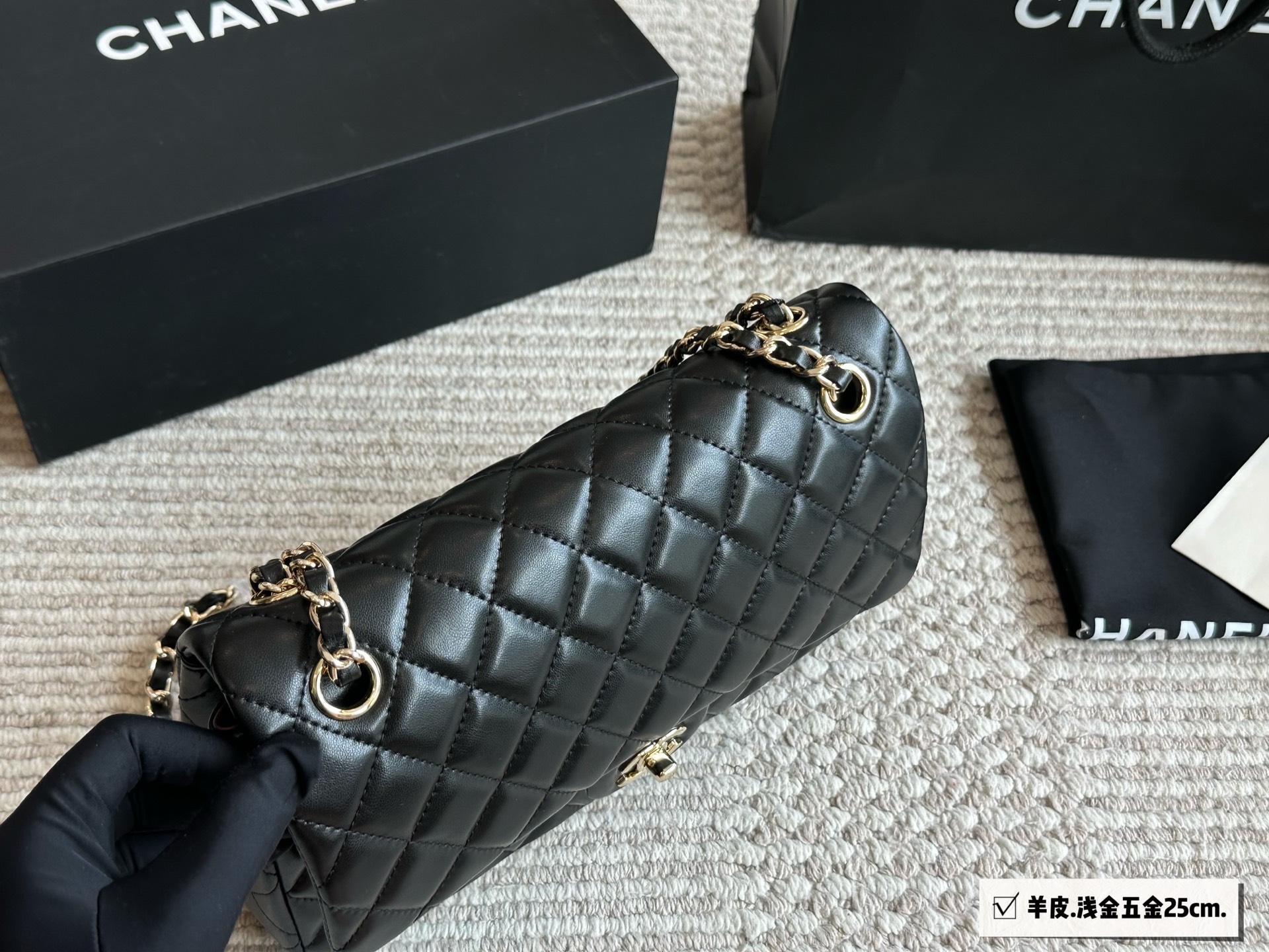 Elegante Bolso Chanel Classic Flap de Piel de Cordero con Accesorios Completos 7 i1752850372440 6034 0 5