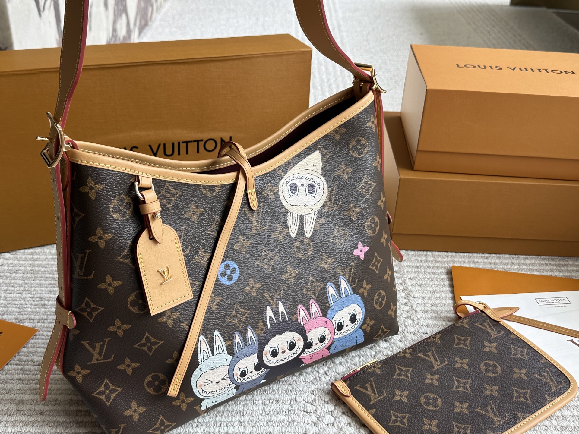 Louis Vuitton Carryall P400 Bolso Tote con Diseño Exclusivo 7 i1752915478215 7834 0 5
