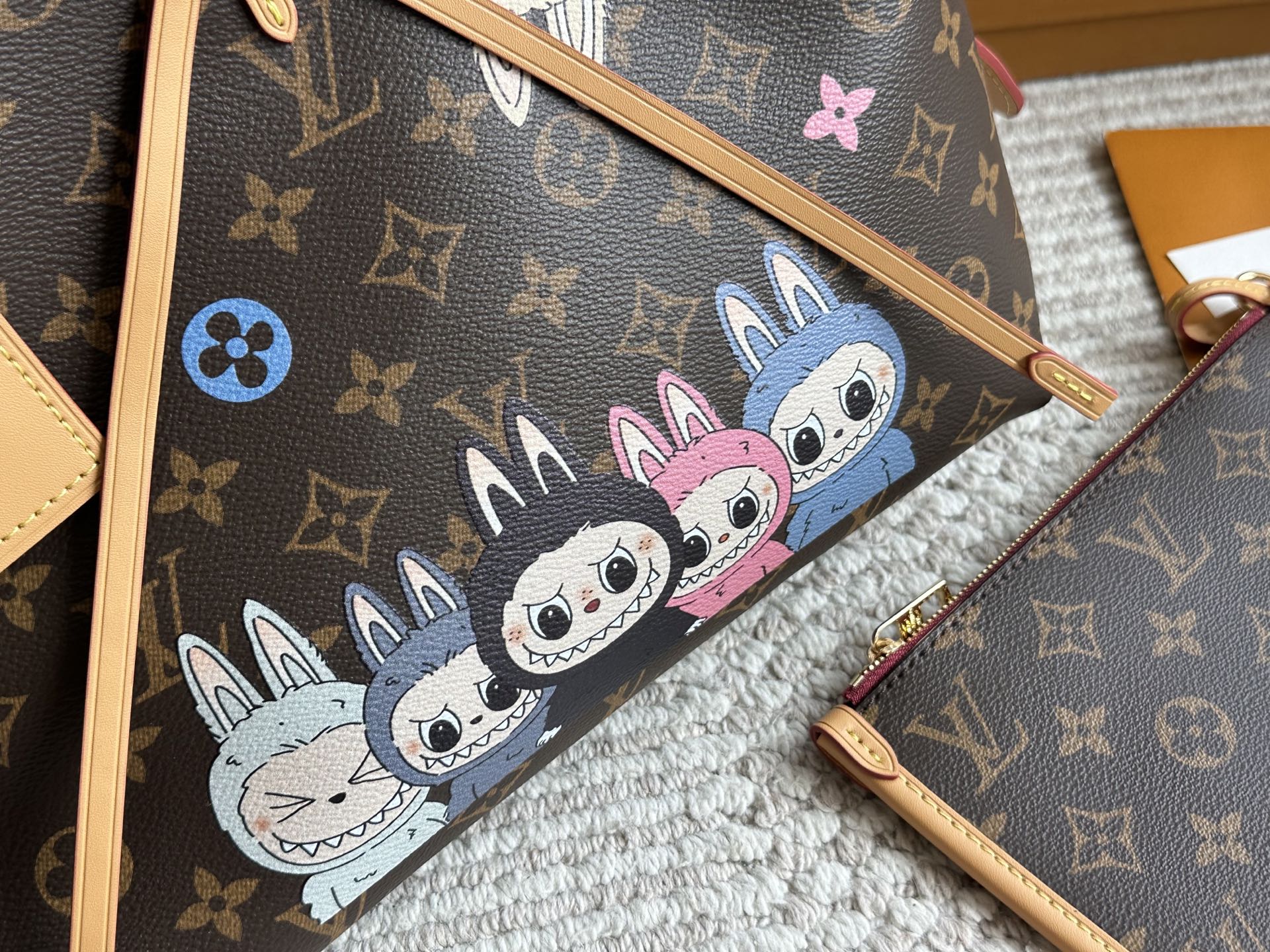 Louis Vuitton Carryall P400 Bolso Tote con Diseño Exclusivo 4 i1752915479697 7295 0 2