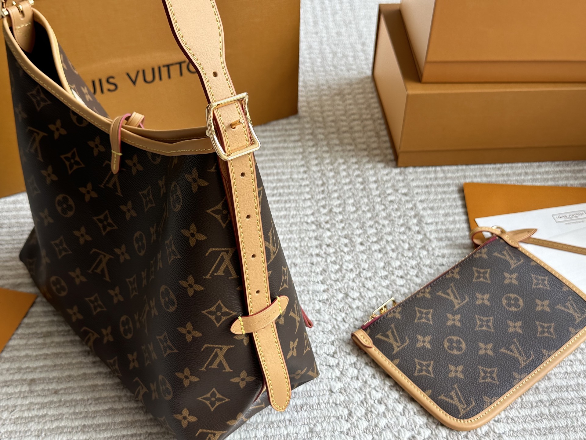Louis Vuitton Carryall P400 Bolso Tote con Diseño Exclusivo 5 i1752915479755 5149 0 3