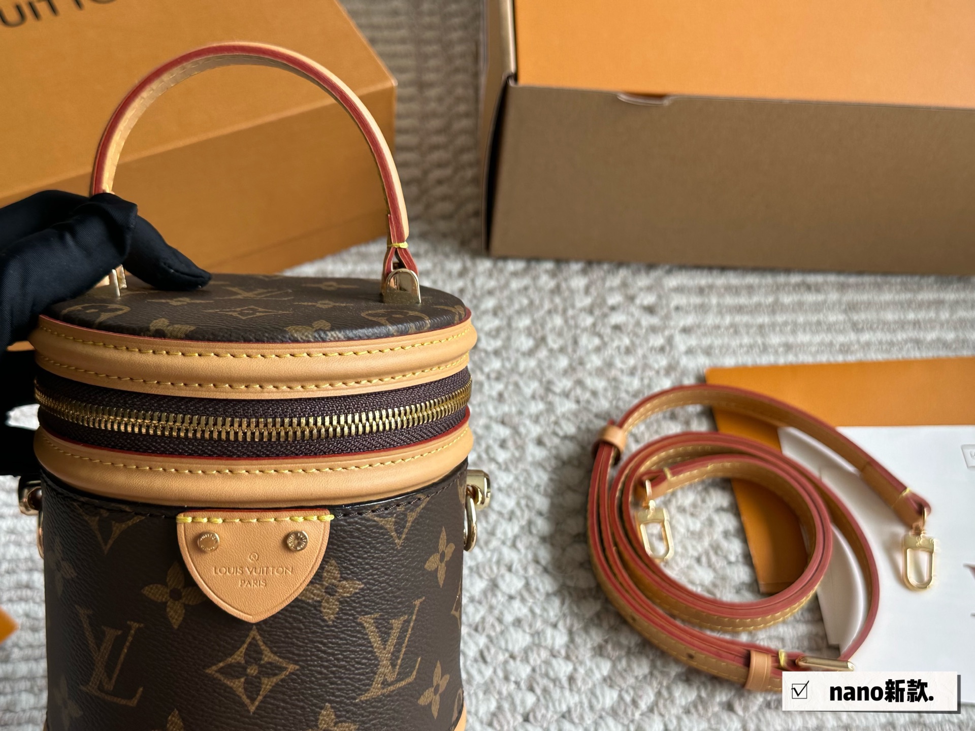 Louis Vuitton Nano Boîte Chapeau: Un Tesoro Compacto y Chic 3 i1752922924698 295 0 1