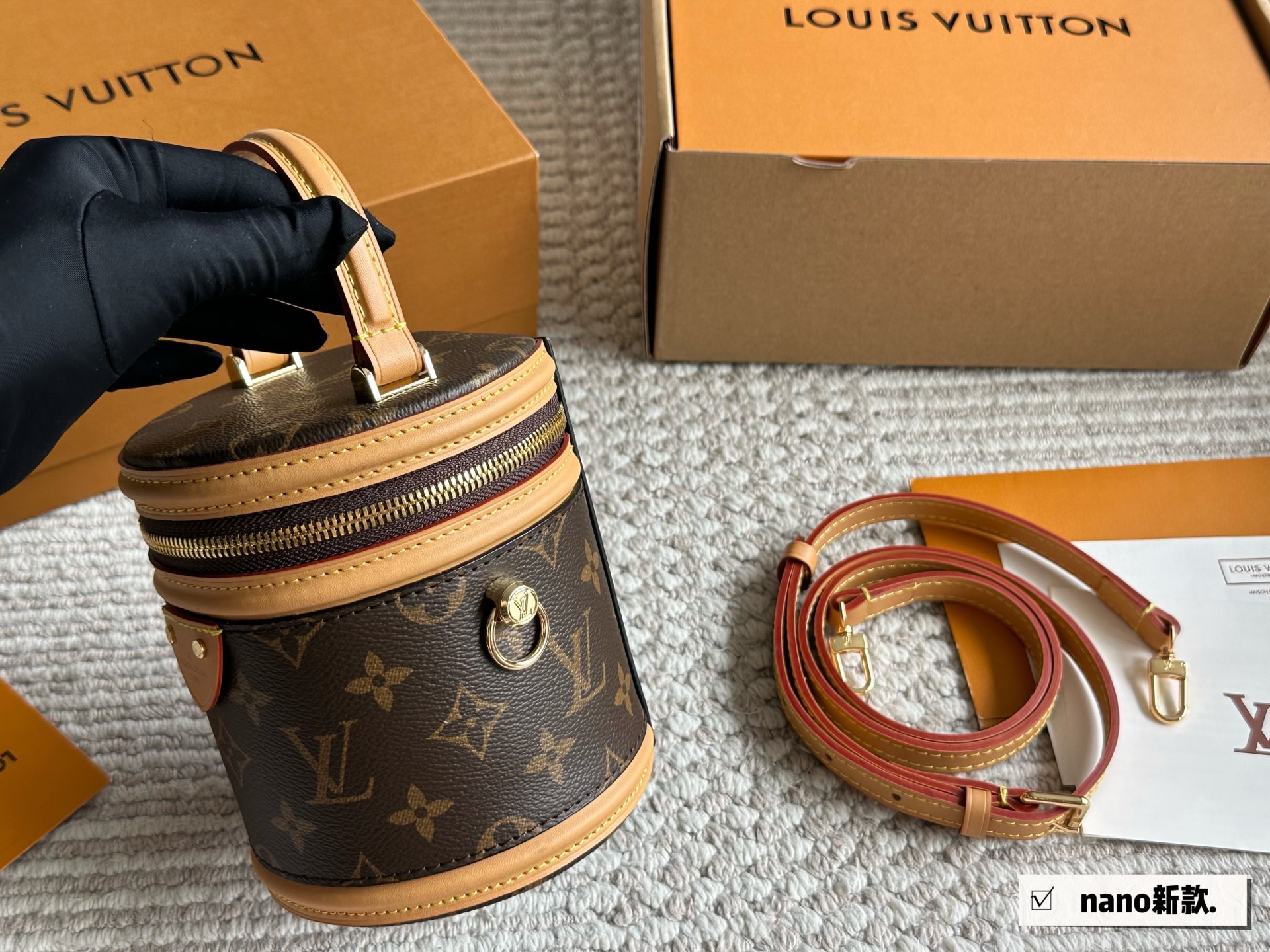 Louis Vuitton Nano Boîte Chapeau: Un Tesoro Compacto y Chic 4 i1752922924757 6026 0 2