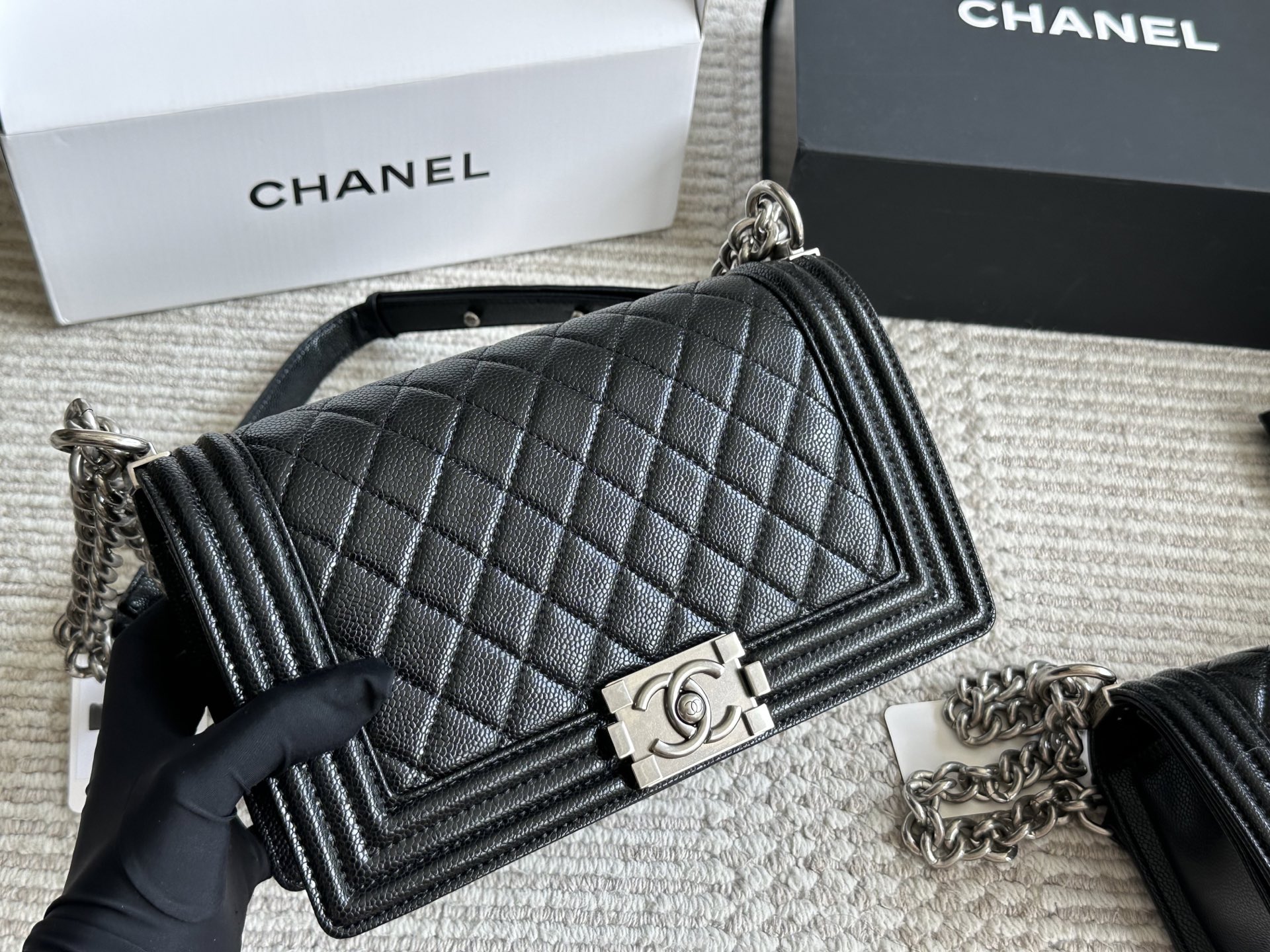 Chanel Le Boy Flap Bag, Crossbody Shoulder Bag, 25cm/20cm, Lambskin Leather