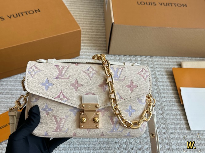 Louis Vuitton Metis Crossbody Bag, Perfect Size for Spring/Summer 1 Louis Vuitton Metis Crossbody Bag, Perfect Size for Spring/Summer