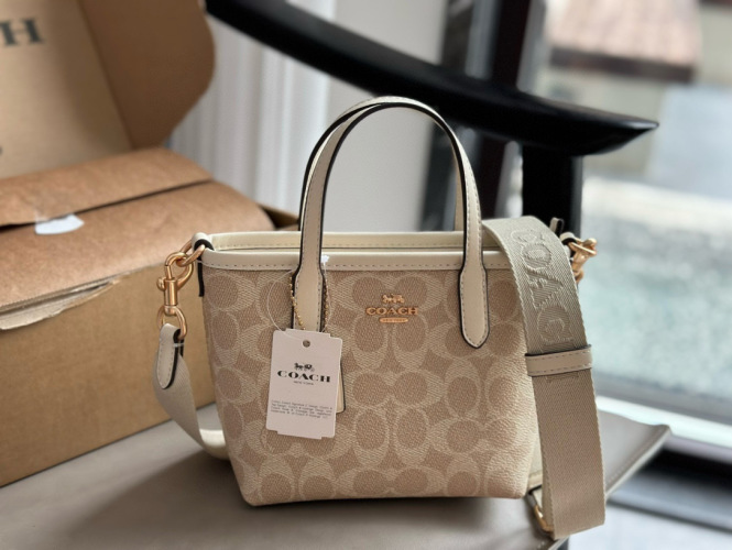 Coach City Mini Tote Bag - Elegant and Stylish, Perfect for Everyday Use 1 Coach City Mini Tote Bag - Elegant and Stylish, Perfect for Everyday Use
