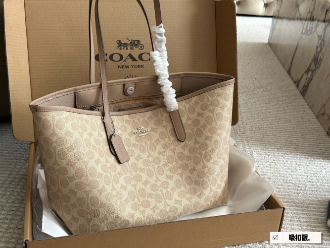 Coach City Tote Bag Classic Logo Shopping Bag, Single-Sided Perfect for Any Season 1 Coach City Tote Bag Classic Logo Shopping Bag, Single-Sided Perfect for Any Season