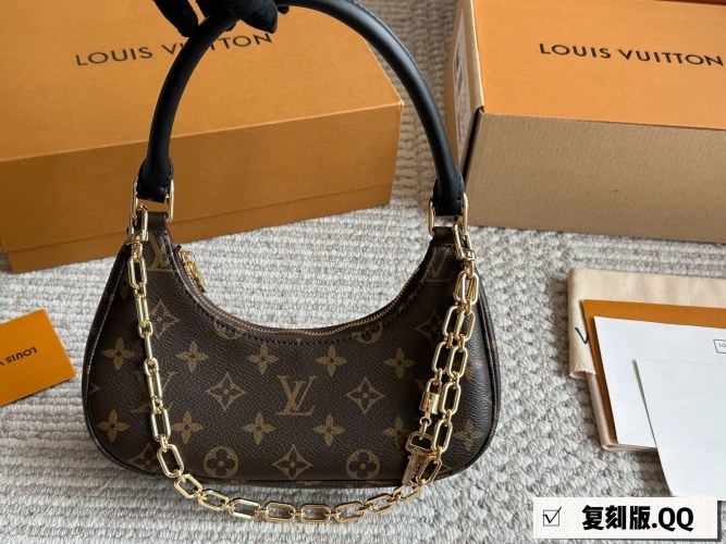 Louis Vuitton Catchy Mini Hobo Bag: Versatile, Stylish, and Functional Design 1 Louis Vuitton Catchy Mini Hobo Bag: Versatile, Stylish, and Functional Design