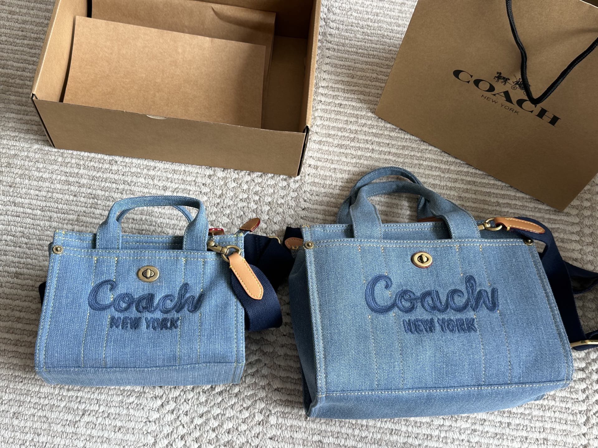 Con caja, medidas: 20*15cm (pequeño) 25*20cm (mediano) COACH c|Cargo tote bolso tote realmente difícil de resistir. ¡Nu…