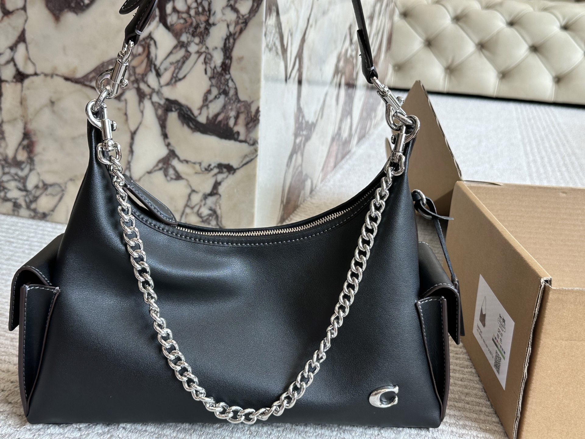 Tamaño de la caja: 22*17cm. El nuevo bolso de axila Juliet de la marca C. ¡El diseño de bolso de axila es el techo! Inc…
