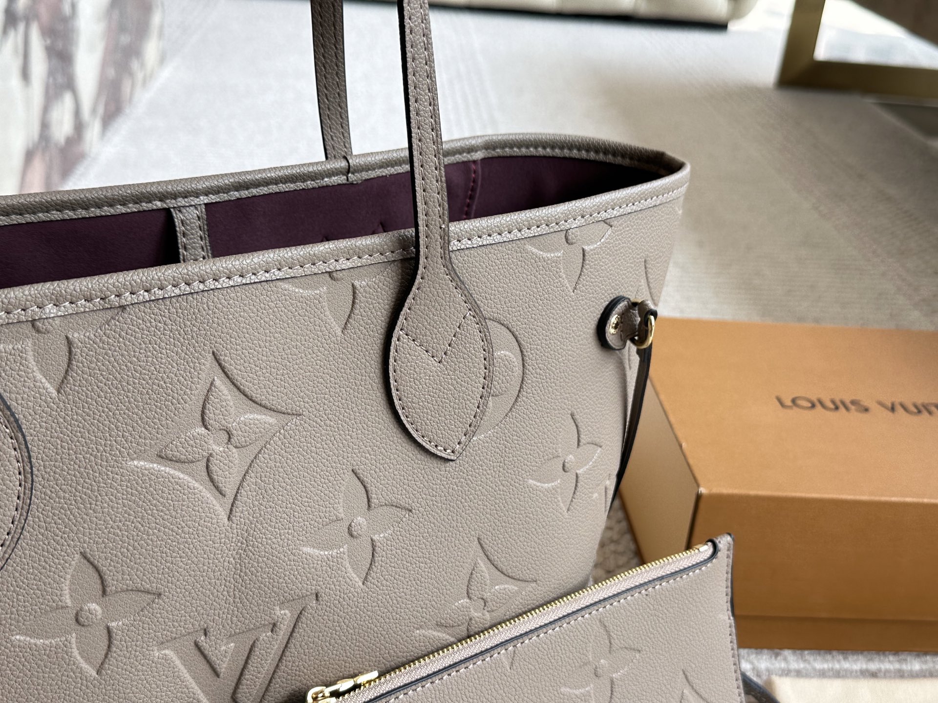 Louis Vuitton Neverfull Bolso Tote Empreinte Cuero con Estuche Desmontable 4 i1757752309237 3167 0 2