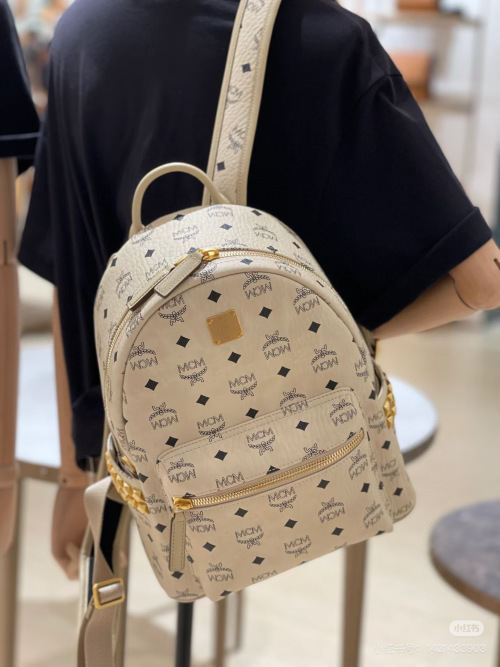 MCM Beige Backpack, Classic Mixed Color System, Elegant and Gentle Style 7 MCM Beige Backpack, Classic Mixed Color System, Elegant and Gentle Style