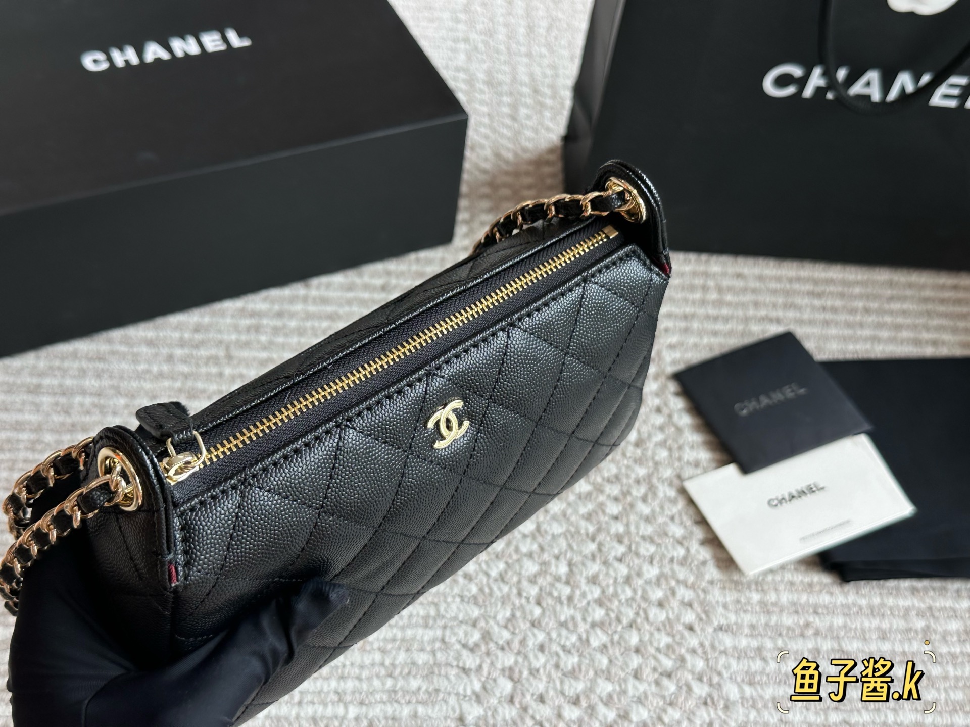 Elegante Bolso Chanel 25s: Un Clásico Atemporal con Múltiples Estilos 3 i1757863470519 829 0 1