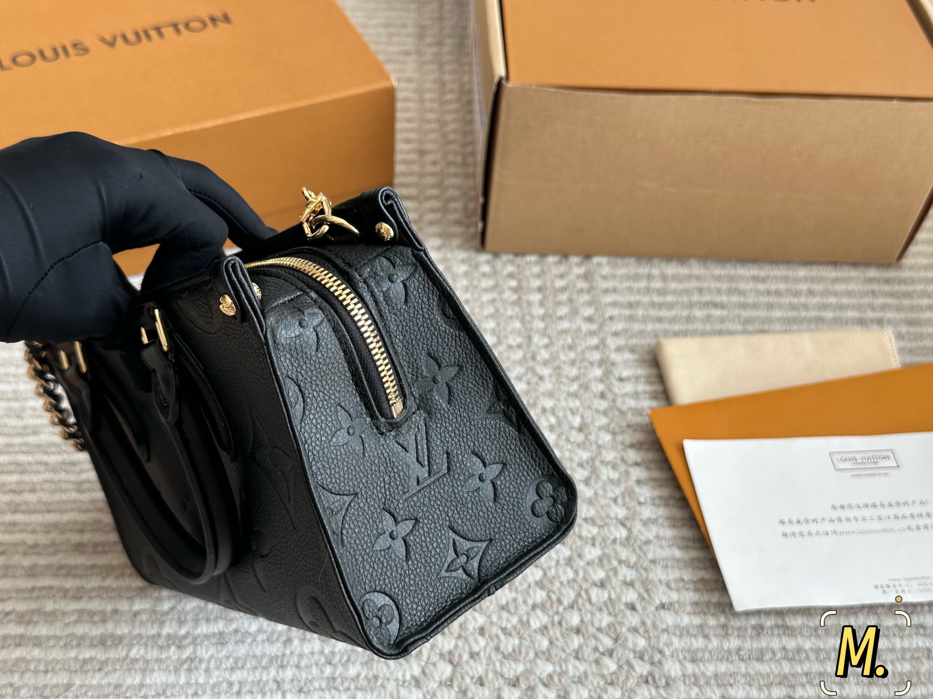 Louis Vuitton OnTheGo East West Bolso de Mano en Cuero Empreinte Negro 4 i1757933472678 3592 0 2