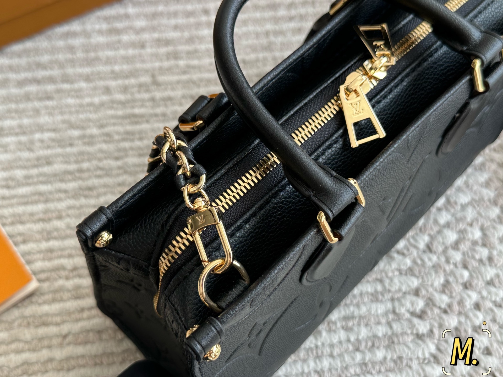 Louis Vuitton OnTheGo East West Bolso de Mano en Cuero Empreinte Negro 9 i1757933472679 1414 0 7