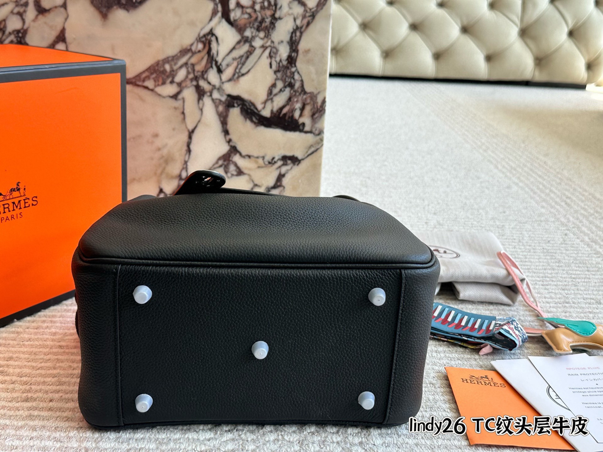 Hermès Lindy 26 Bolso de Cuero TC Original, Diseño Versátil y Elegante 8 i1757935449657 8118 0 6