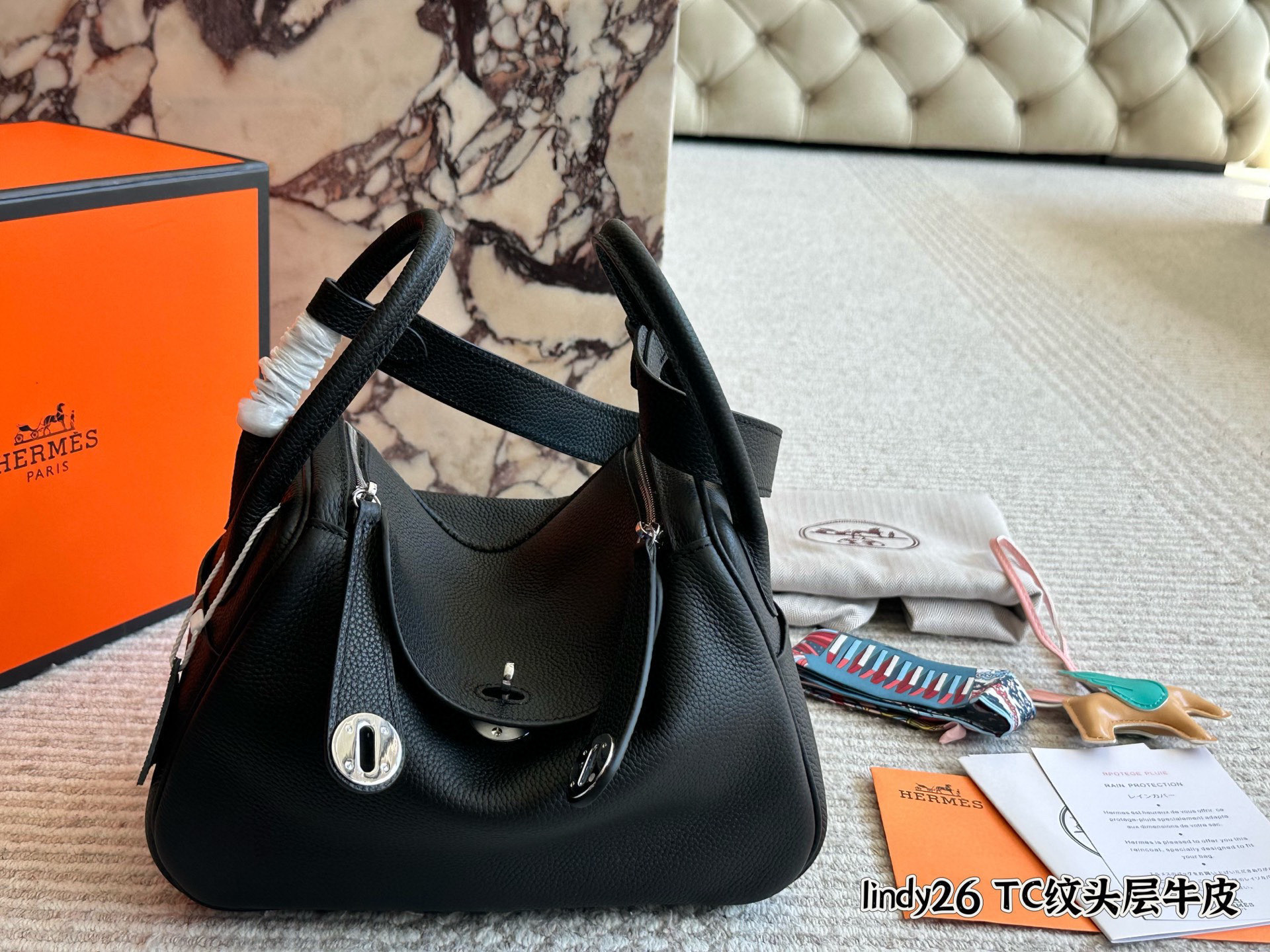 Hermès Lindy 26 Bolso de Cuero TC Original, Diseño Versátil y Elegante 6 i1757935449681 3106 0 4