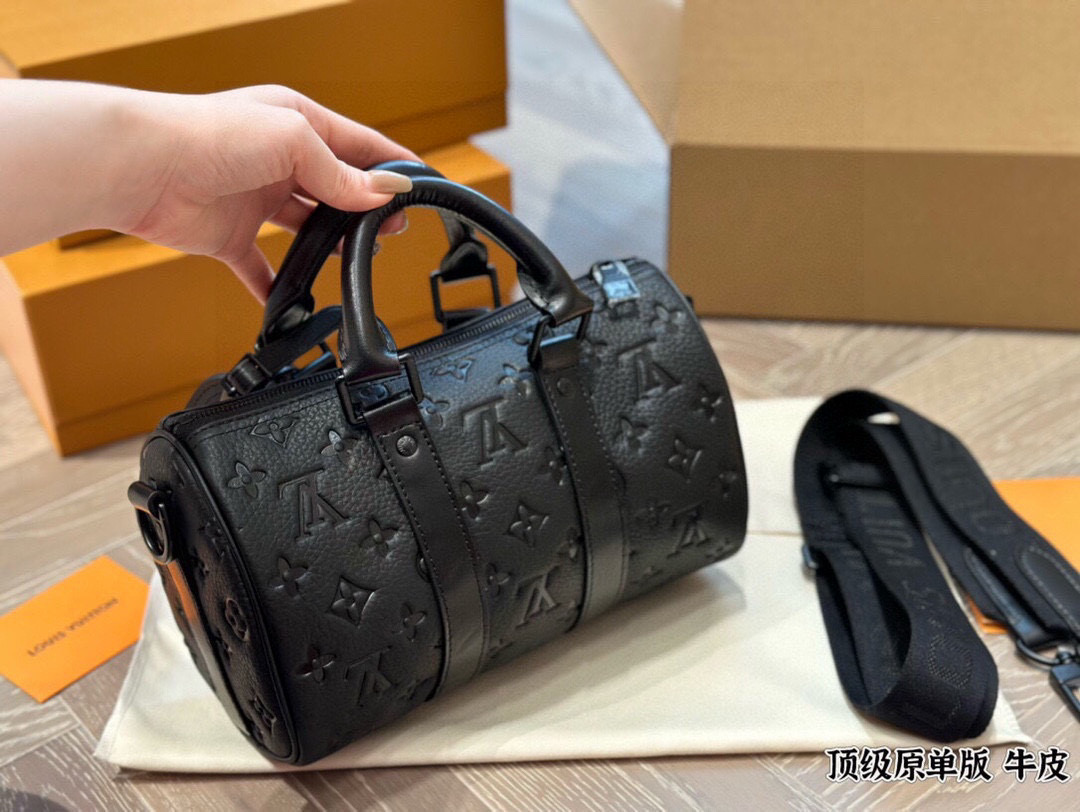 Louis Vuitton Keepall XS Bolso Almohada 21 en Cuero Monograma Negro 5 i1758864826354 8460 0 3