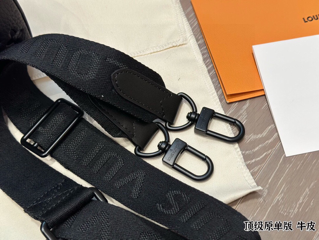 Louis Vuitton Keepall XS Bolso Almohada 21 en Cuero Monograma Negro 9 i1758864826355 5535 0 7