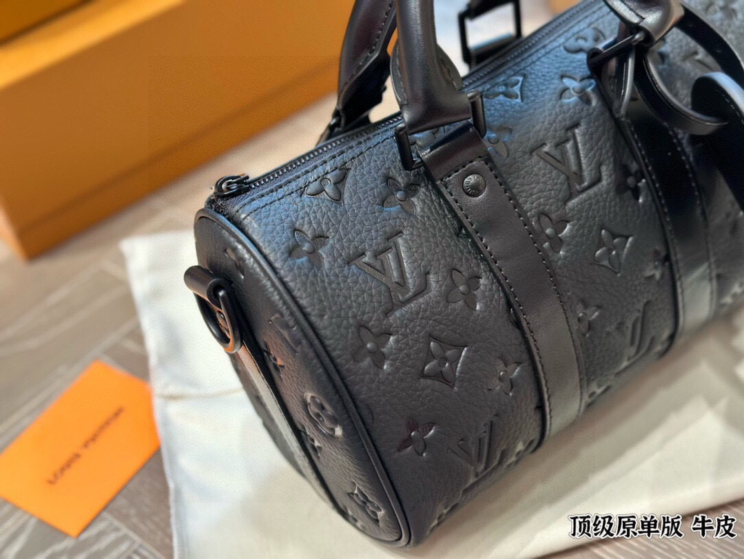Louis Vuitton Keepall XS Bolso Almohada 21 en Cuero Monograma Negro 6 i1758864828591 8902 0 4