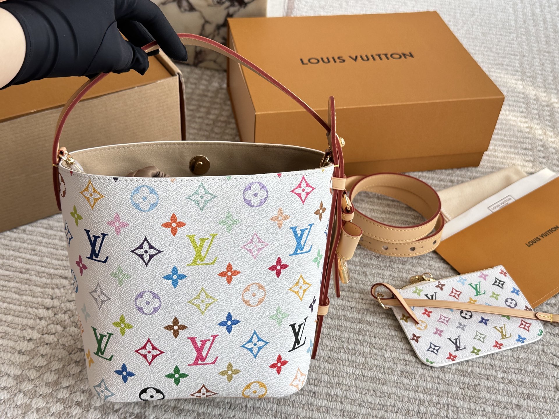 Louis Vuitton All In BB Multicolor, Bolso de Cubo Elegante y Moderno