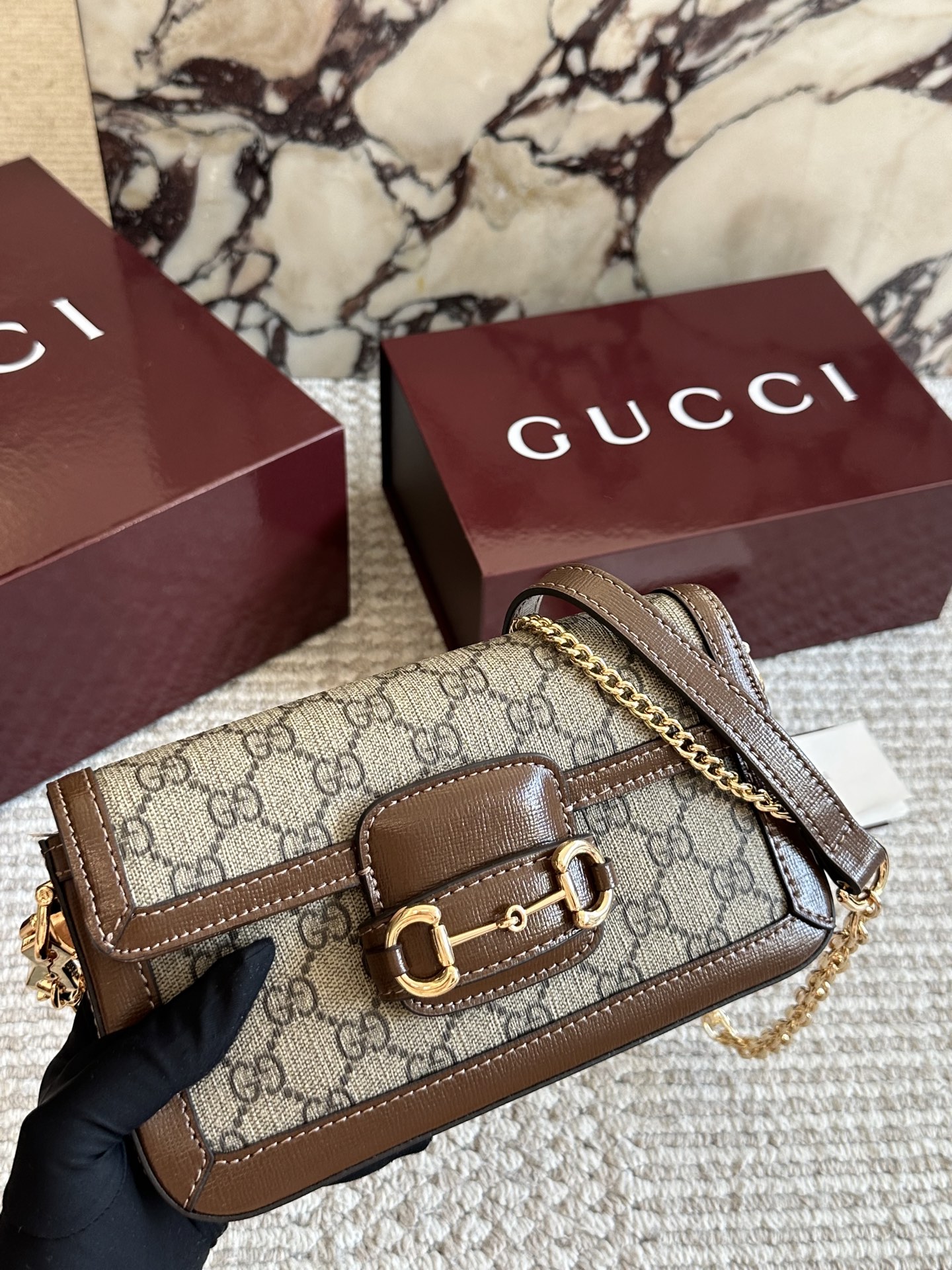 💰235 配盒【复刻版】

size：22*12cm 
GG复古马鞍包 1955链条包
真的好好看！
经典的马衔扣+Monogram+勾边设计，
真的太爱啦！