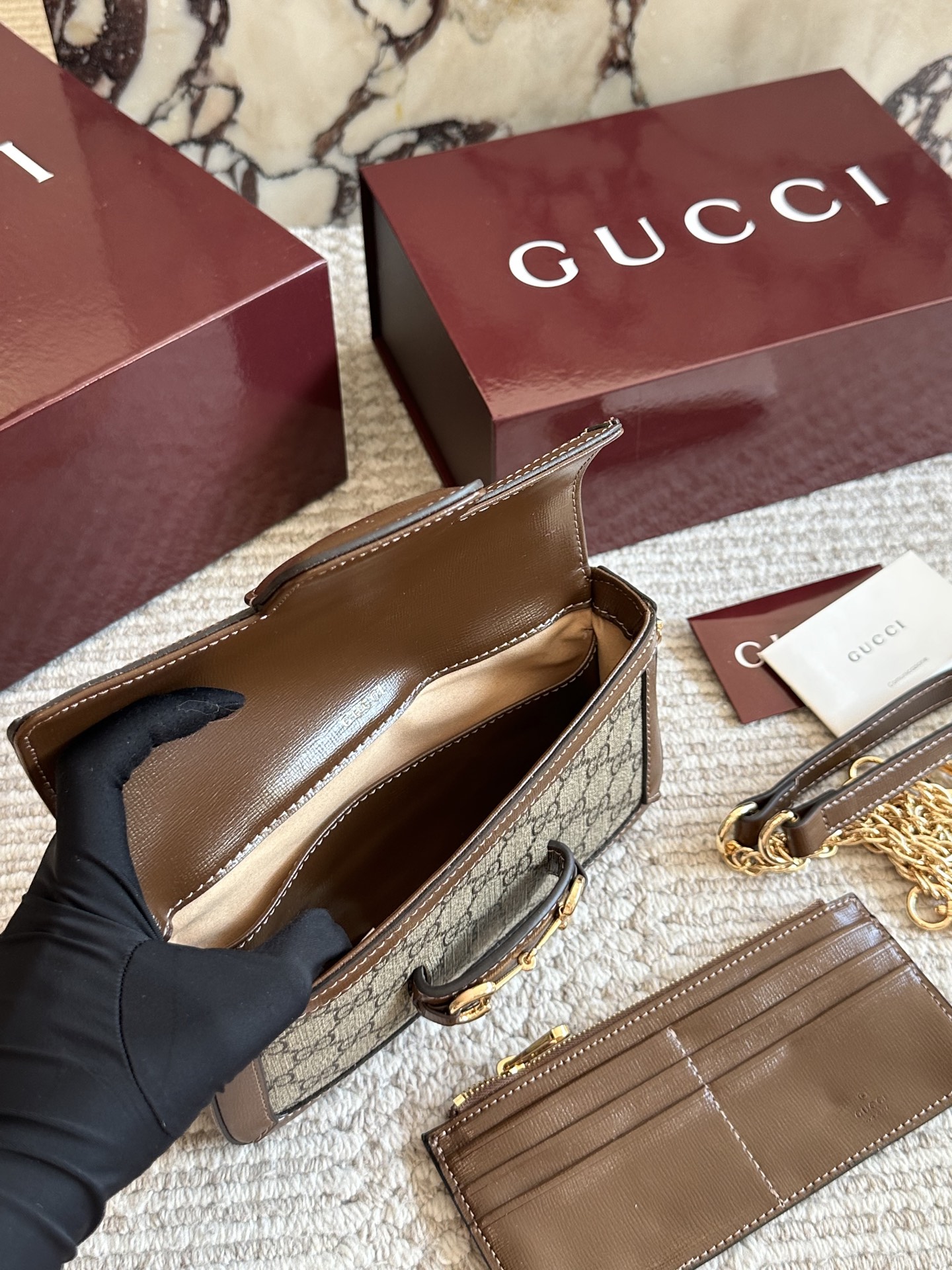 💰235 配盒【复刻版】

size：22*12cm 
GG复古马鞍包 1955链条包
真的好好看！
经典的马衔扣+Monogram+勾边设计，
真的太爱啦！