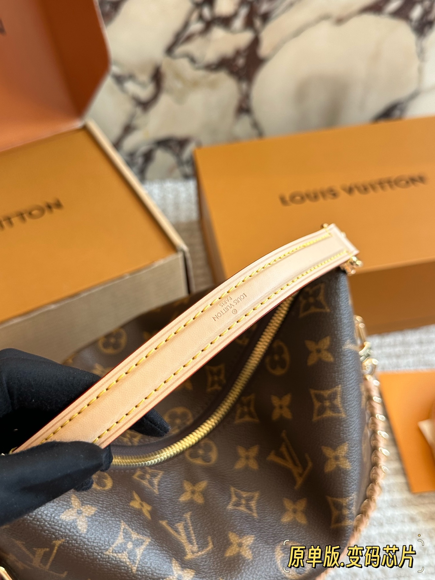 
💰320 配盒（原单版）

size：28*25cm
L家 新款multipass
单肩包/腋下包
配置肩带➕皮链条
无敌好看百搭！
2026春季新款 高级感！

