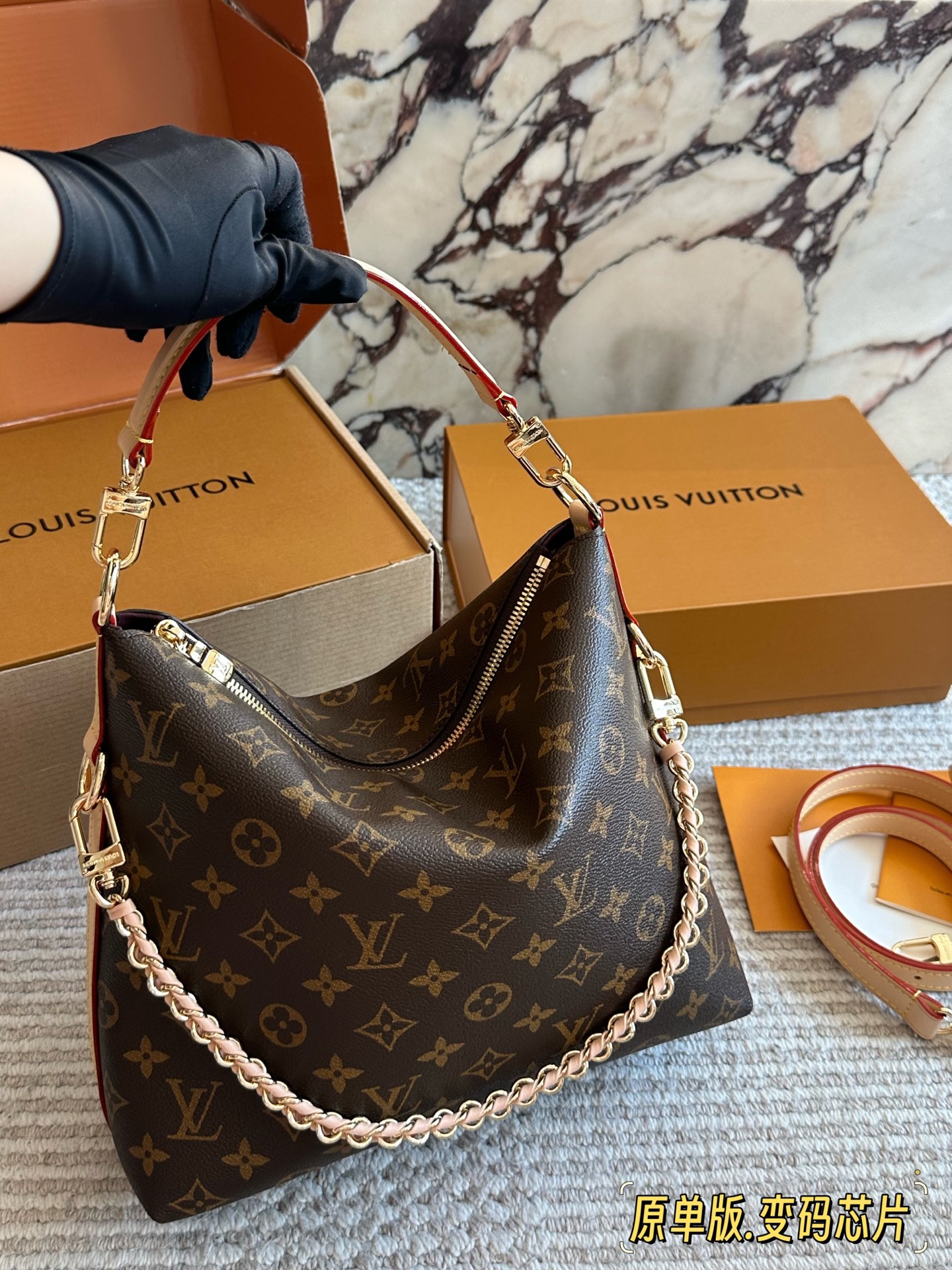 
💰320 配盒（原单版）

size：28*25cm
L家 新款multipass
单肩包/腋下包
配置肩带➕皮链条
无敌好看百搭！
2026春季新款 高级感！

