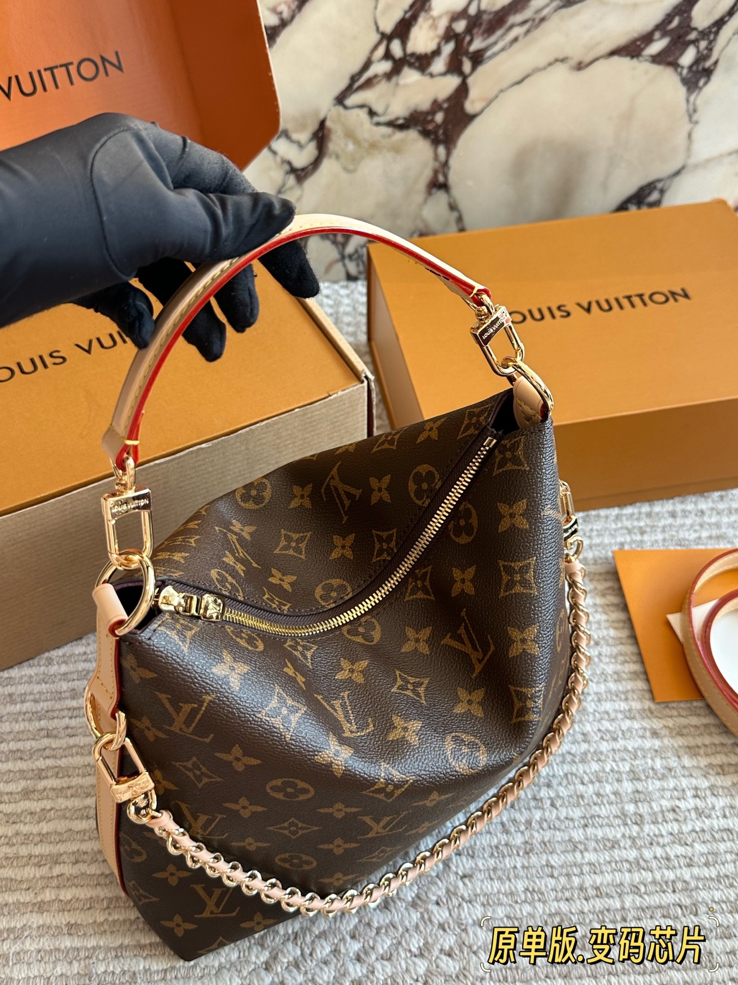 
💰320 配盒（原单版）

size：28*25cm
L家 新款multipass
单肩包/腋下包
配置肩带➕皮链条
无敌好看百搭！
2026春季新款 高级感！

