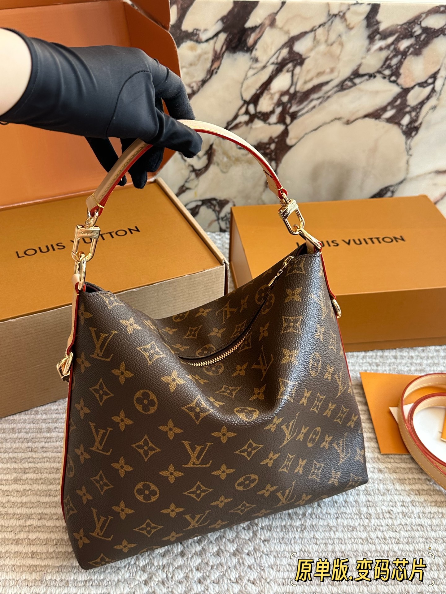 
💰320 配盒（原单版）

size：28*25cm
L家 新款multipass
单肩包/腋下包
配置肩带➕皮链条
无敌好看百搭！
2026春季新款 高级感！

