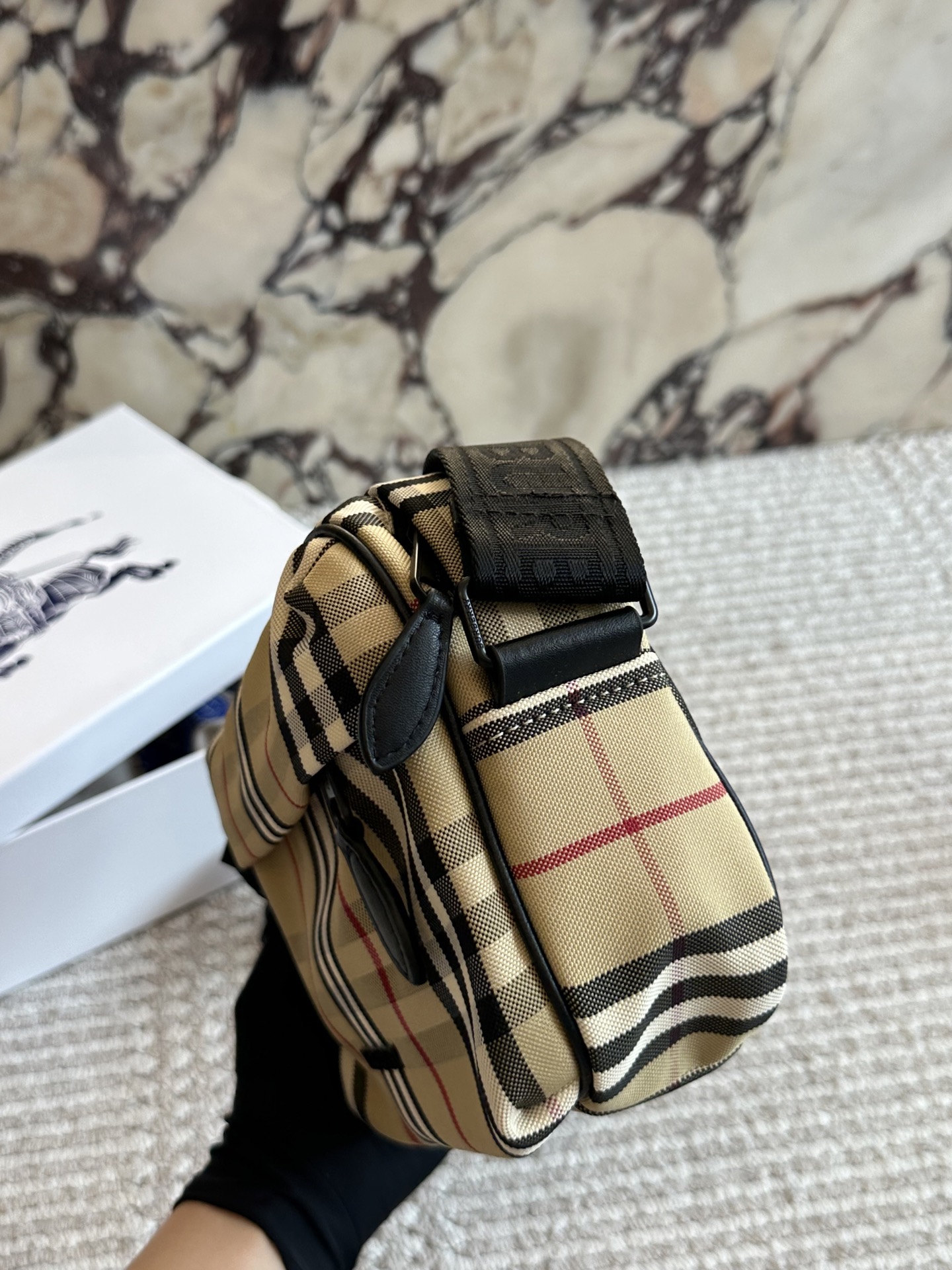 Burberry 21x10x15 everyday