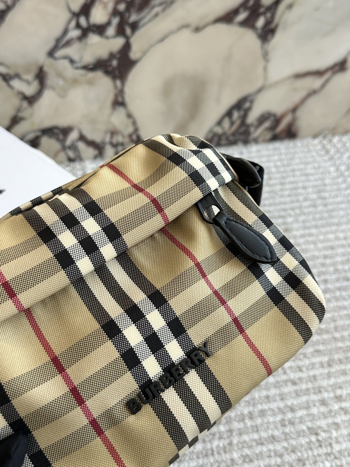 Burberry 21x10x15 everyday