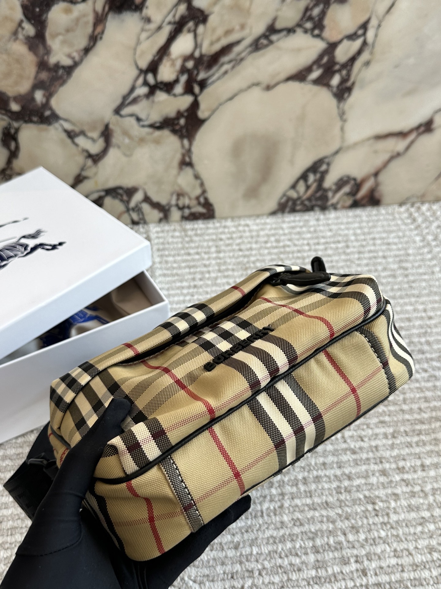 Burberry 21x10x15 everyday