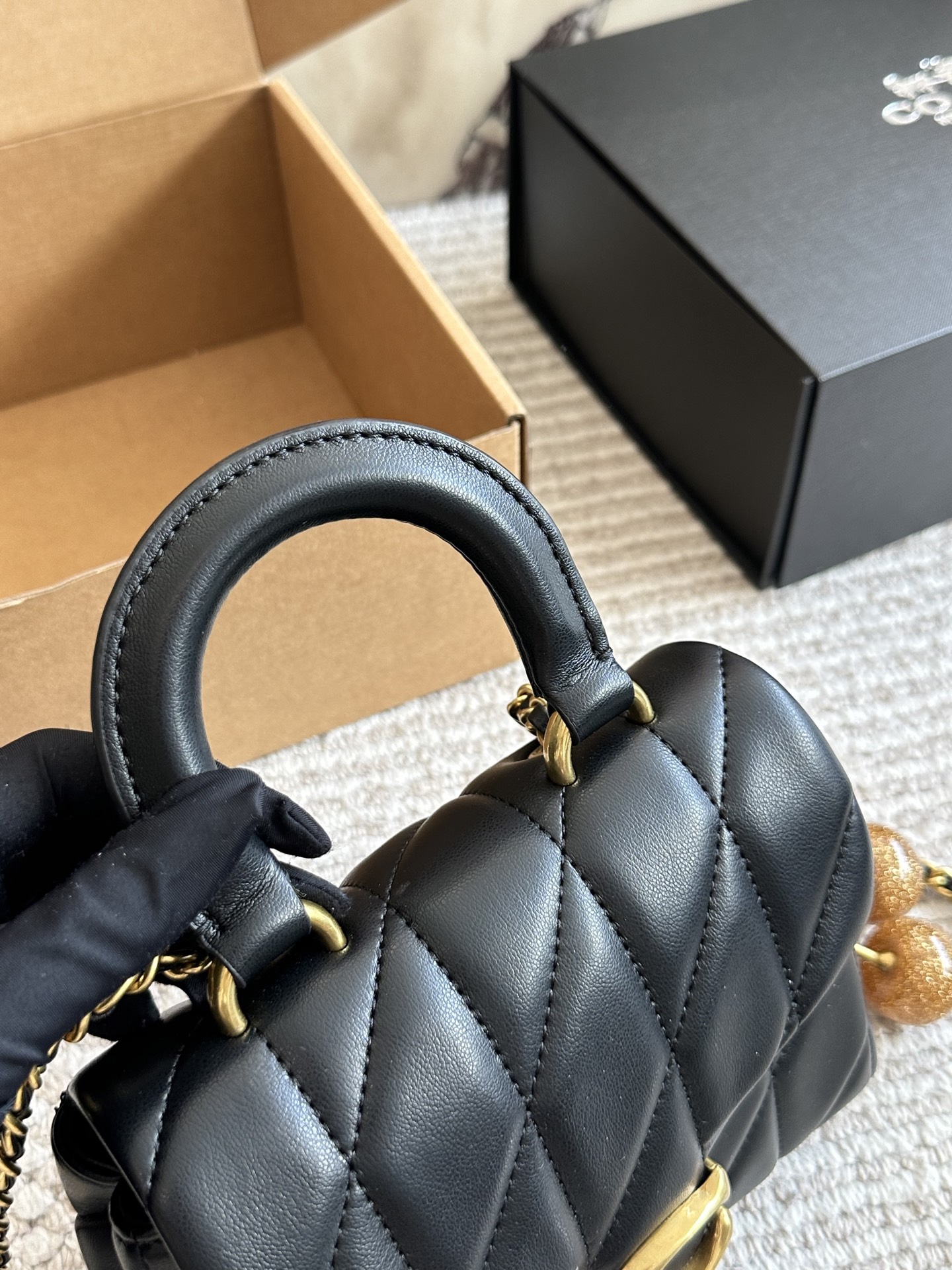 ¡El regreso de la luz de luna blanca! Un bolso completamente de princesa. Coach vuelve a sorprender, la popular serie t…