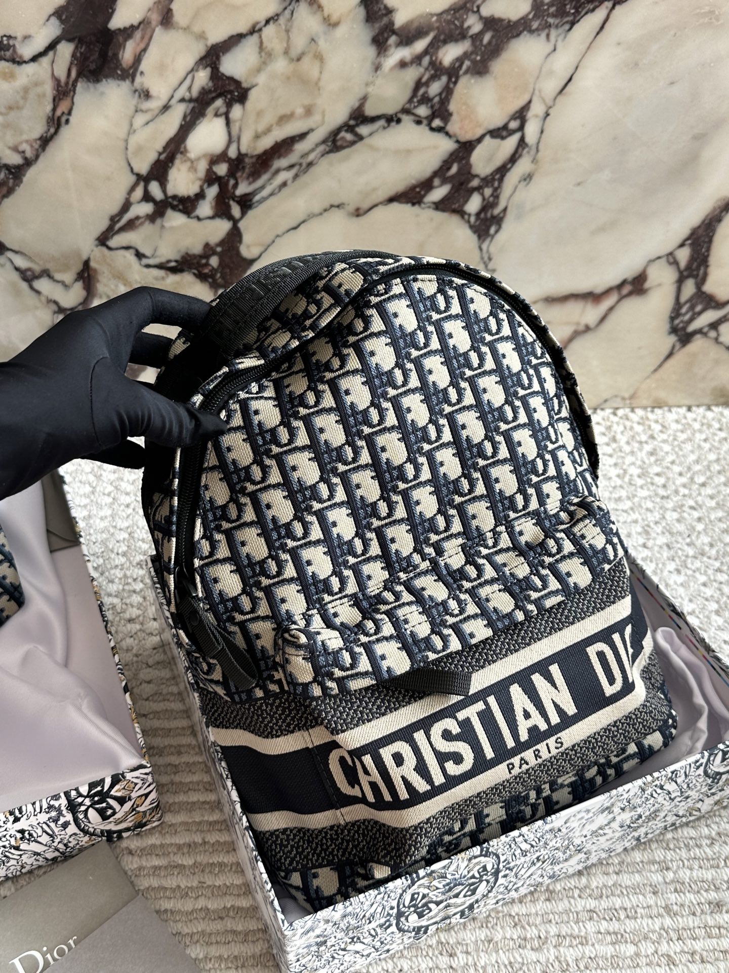 _dbO9sYSP-J4Yio7MyvLJIsXR7UEeWVB6hQDc7Qw