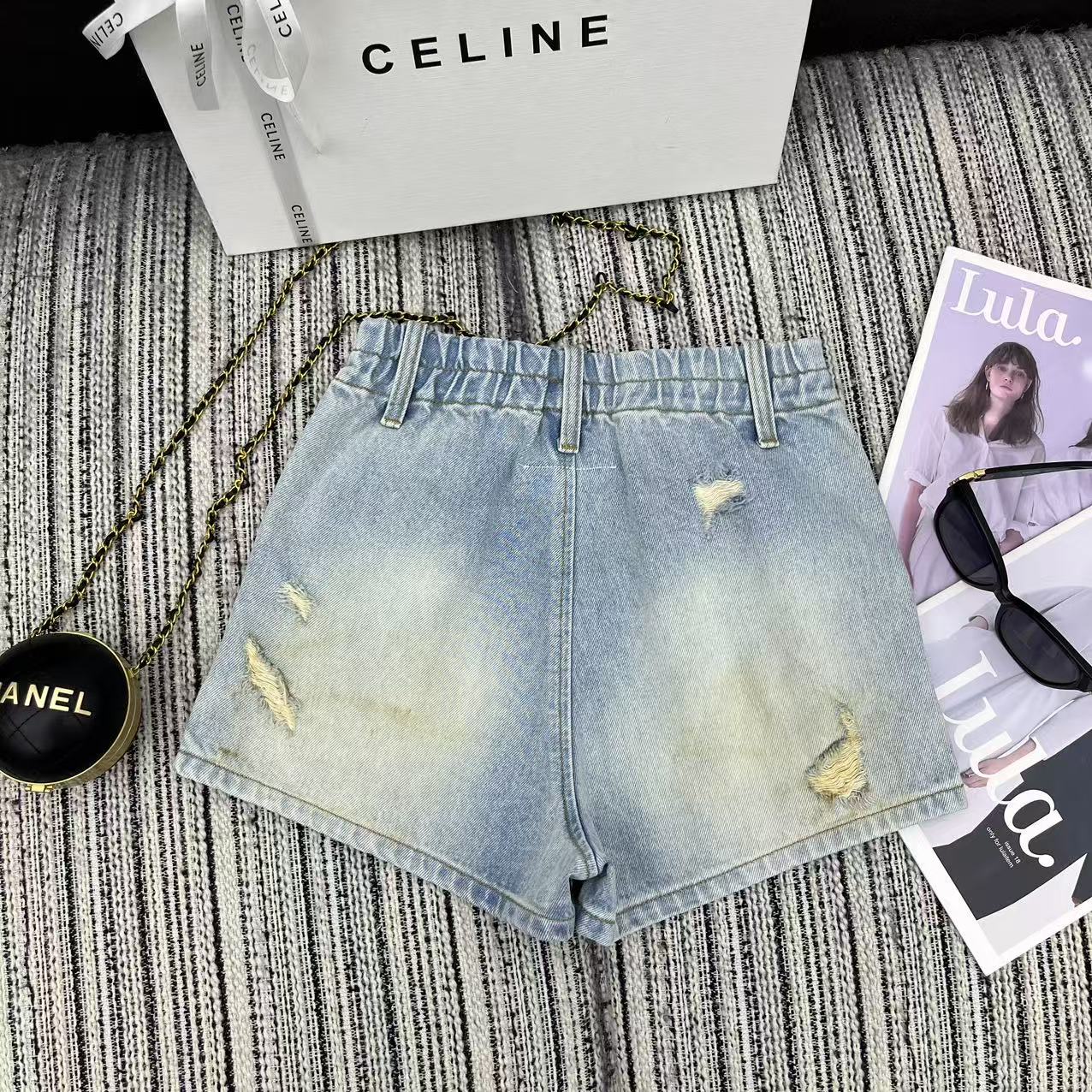 New MM6 Broken-Hole Jeans: One-Size-Fits-All Female Packaging Recommendation for Spring-Summer Collection. - 图片 8