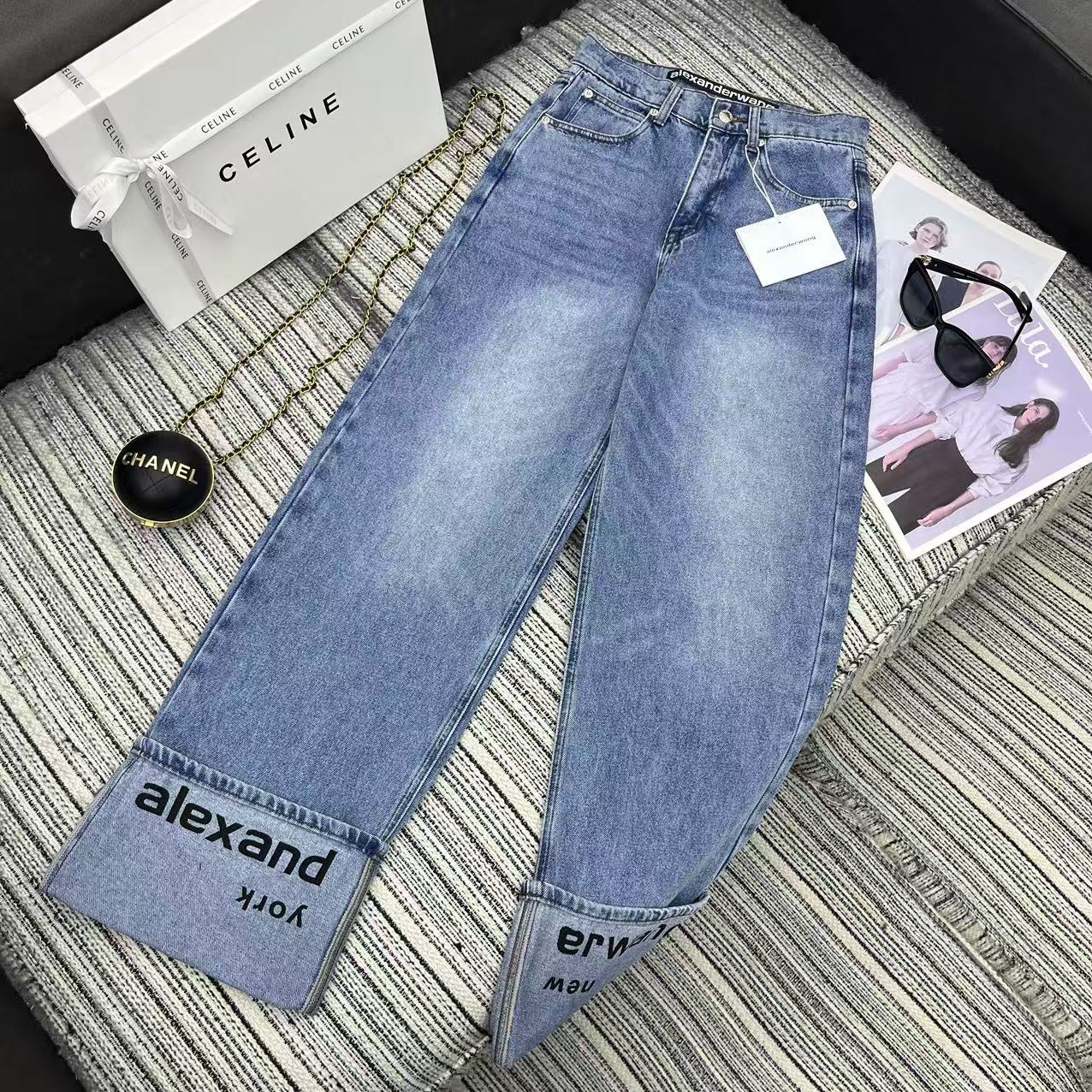 Fashion Recommendation: P468 Scavenging Female Suit & Alex* New Letter-Printed Jeans - 图片 1