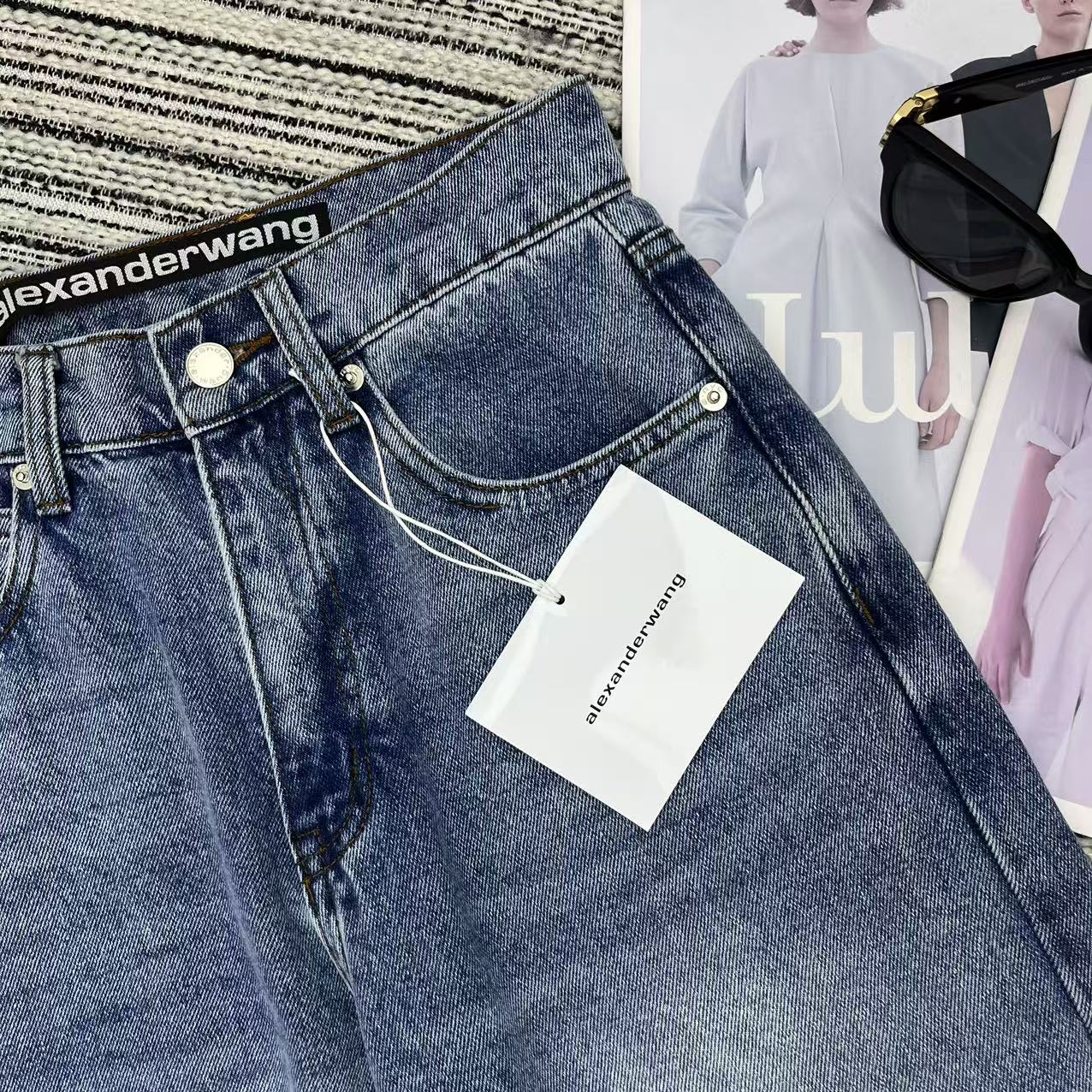 Fashion Recommendation: P468 Scavenging Female Suit & Alex* New Letter-Printed Jeans - 图片 5